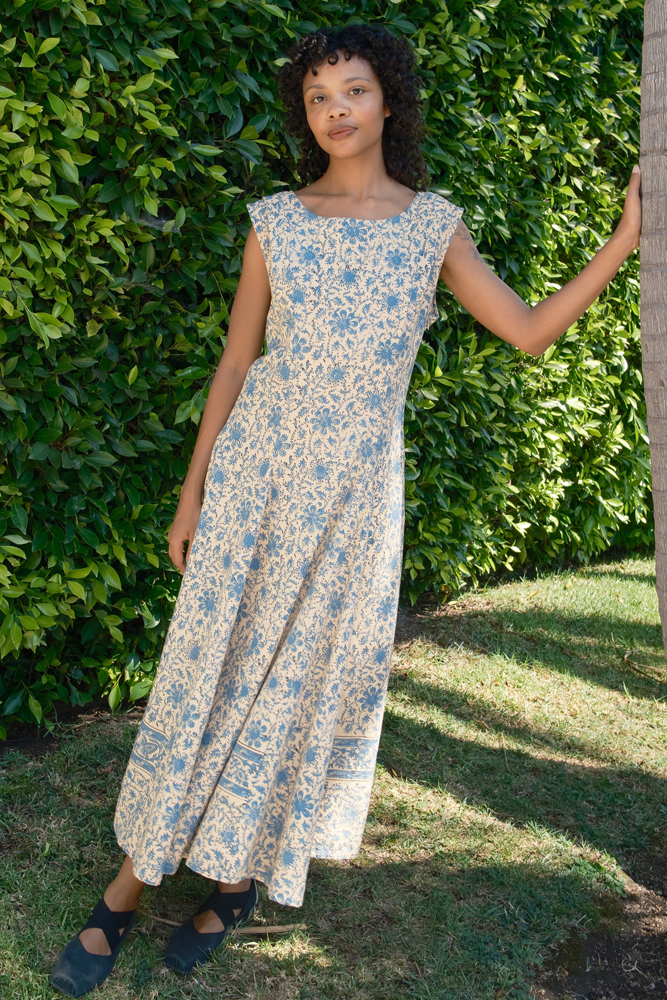 Rue Tapestry Midi
