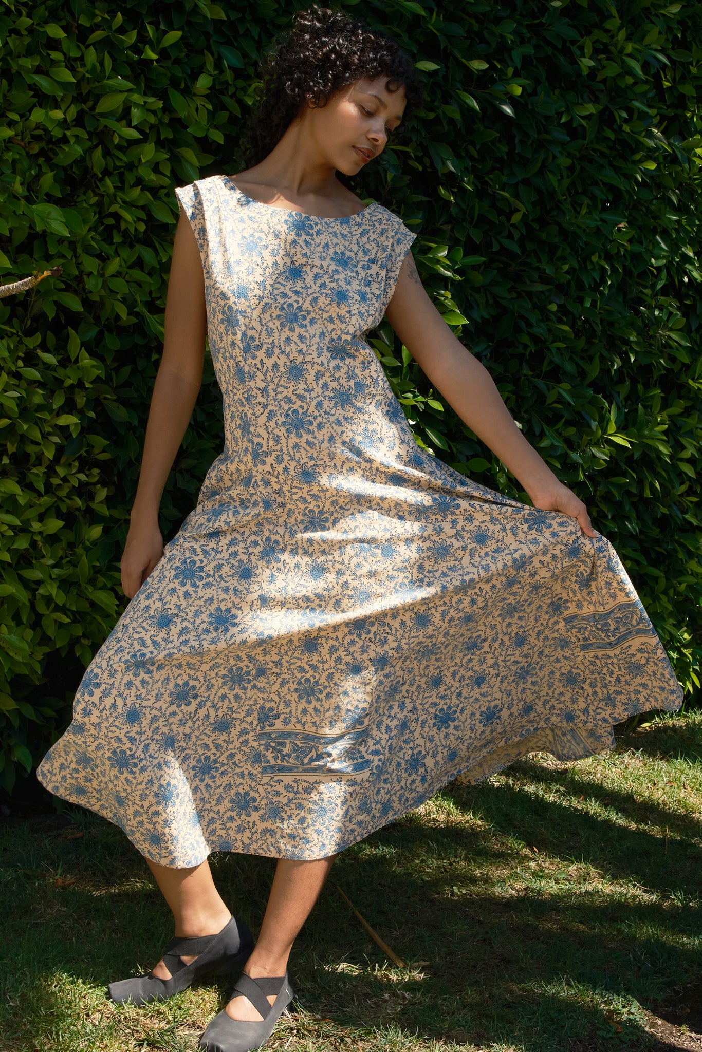Rue Tapestry Midi