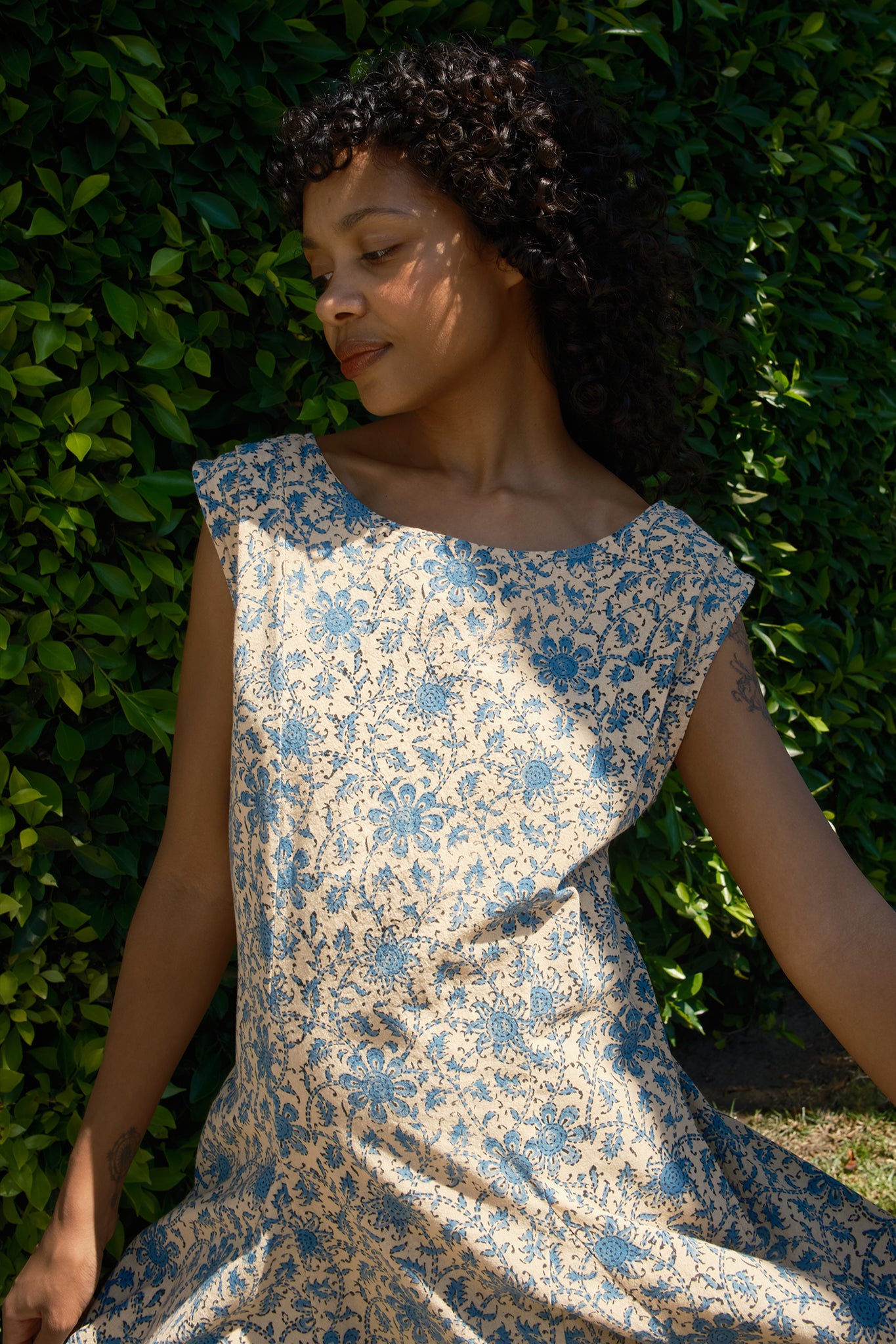 Rue Tapestry Midi