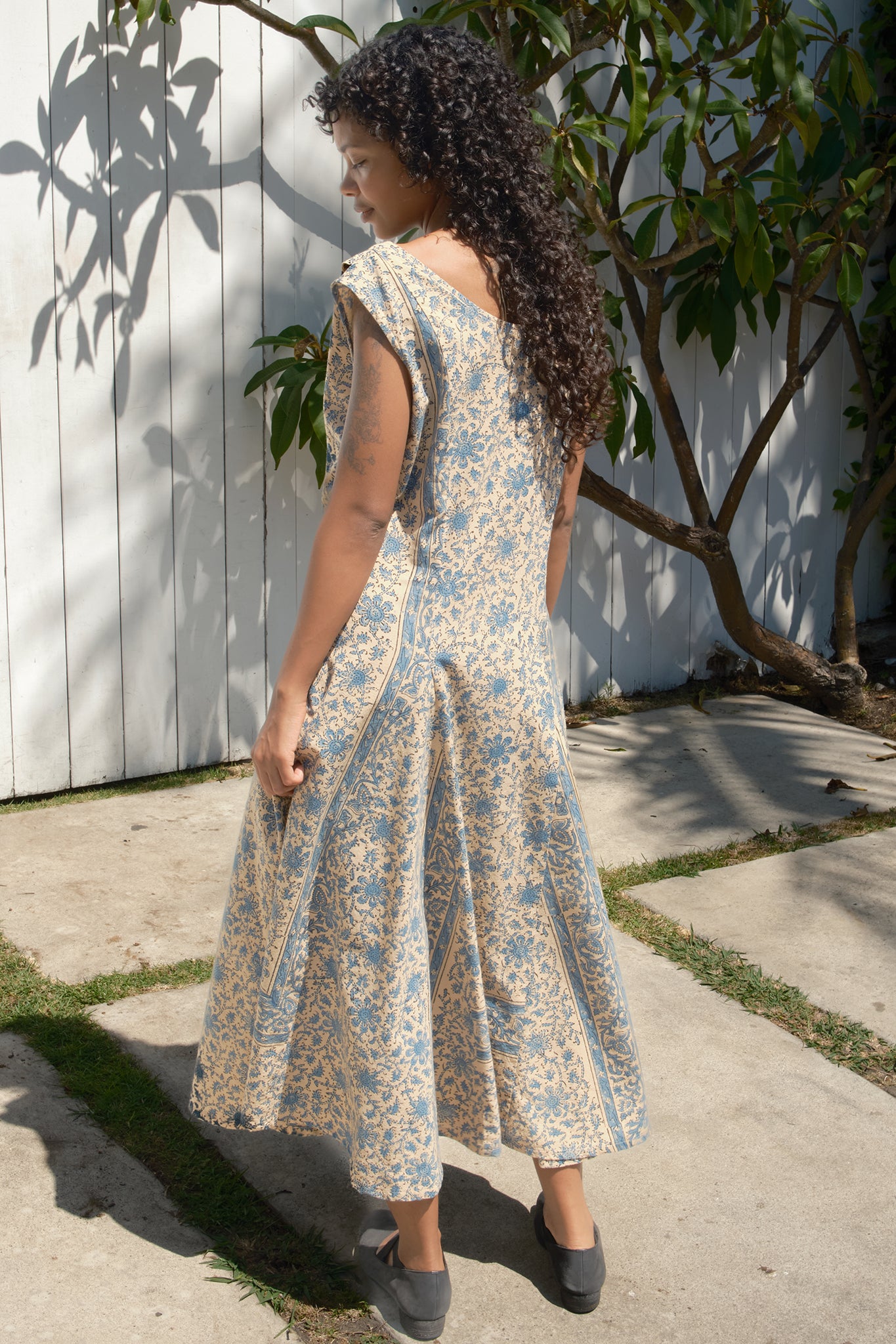 Rue Tapestry Midi